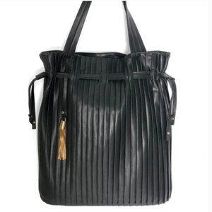 🆕️VENUS Pleated Bag